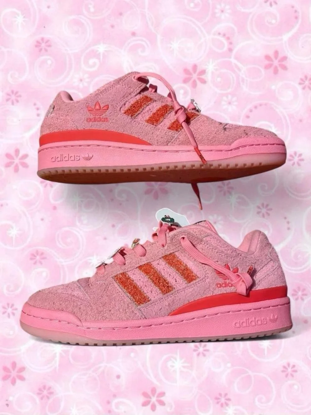 Women’s 9.5 rare Cindy Lou Who Grinch pink fuzzy sneakers